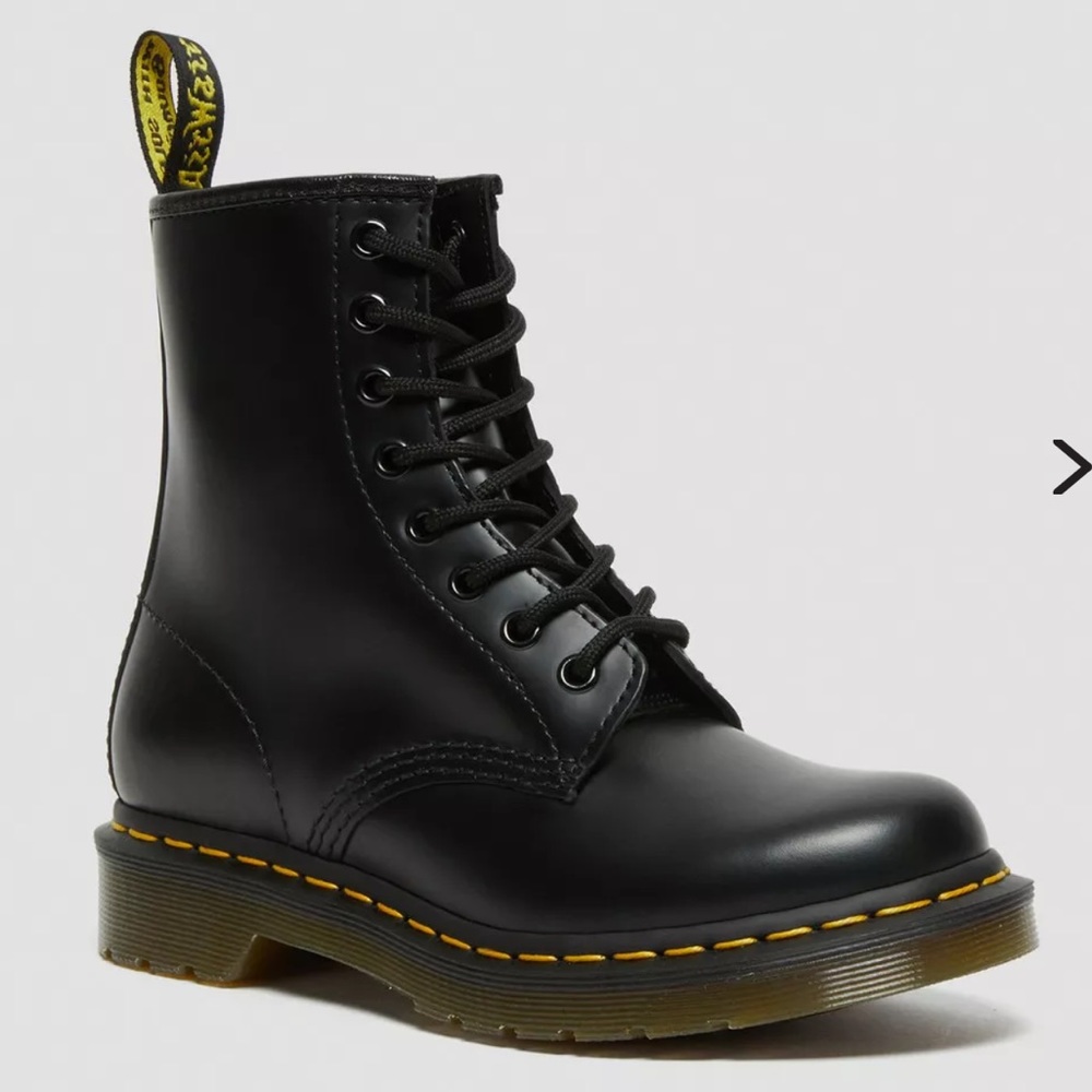Dr martens original 1460 SMOOTH LEATHER LACE UP BOOTS women’s 6